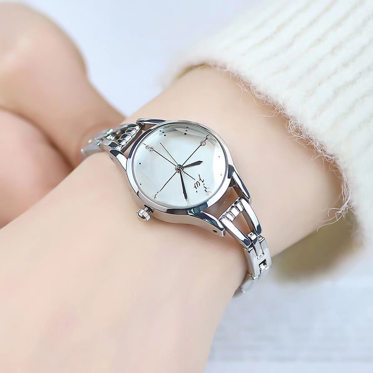 Zegarek na bransoletce dla kob – Luxury Watch For Sale recenzja i cena