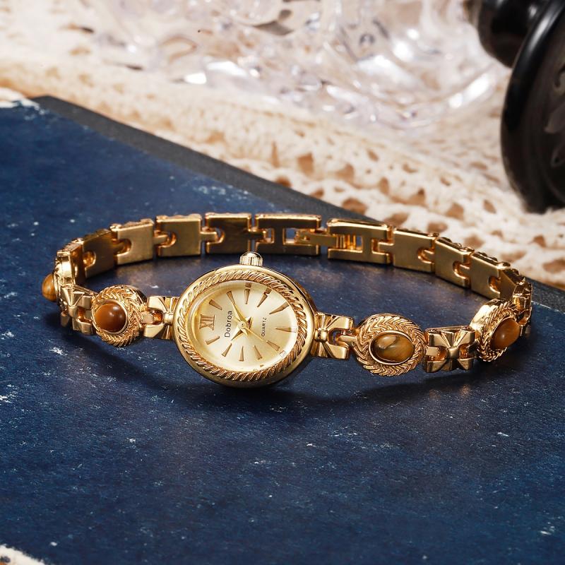 Zegarek na łańcuszku z kamieni – Luxury Watch Group recenzja i cena