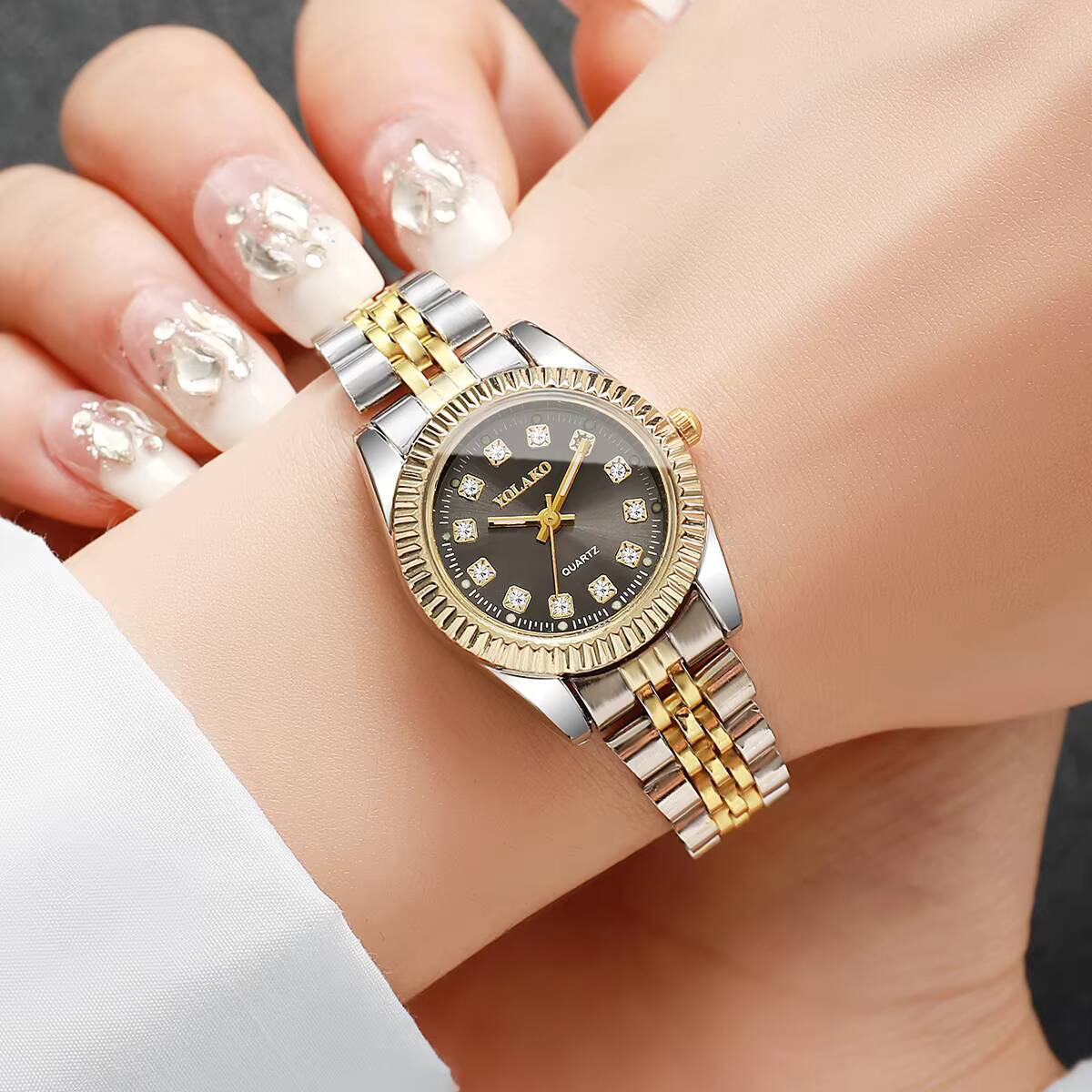 Damski zegarek kwarcowy z cyrk – Luxury Watch Display Case recenzja i cena