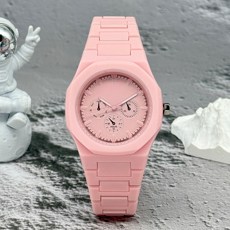 Zegarek damski i męski znanej  – Luxury Watch Magazine recenzja i cena
